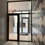 Fabulous Two-bedroom With Parking 昂蒂布