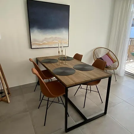 Daire Fabulous Two-bedroom With Parking *