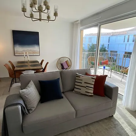 Fabulous Two-bedroom With Parking Antibes