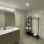 Apartment Fabulous Two-bedroom With Parking *