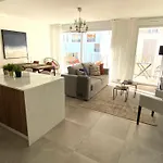 Fabulous Two-bedroom With Parking Apartment *