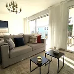 Fabulous Two-bedroom With Parking Apartment *