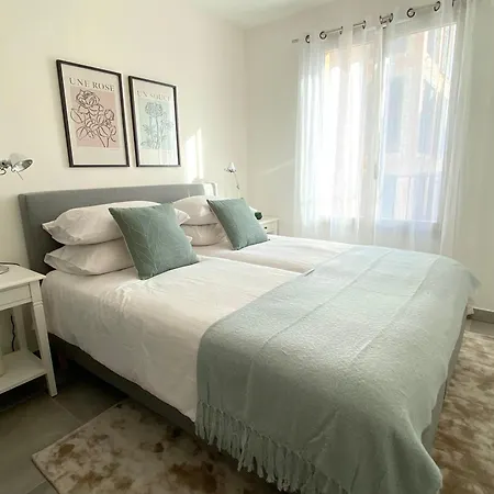Apartman Fabulous Two-bedroom With Parking