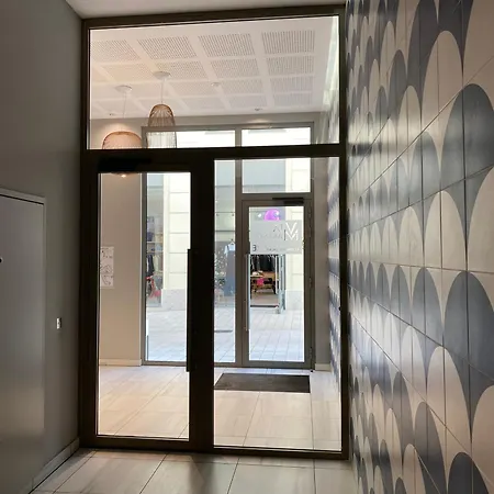 Fabulous Two-bedroom With Parking أنتيب