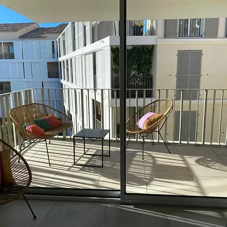 Fabulous Two-bedroom With Parking * أنتيب