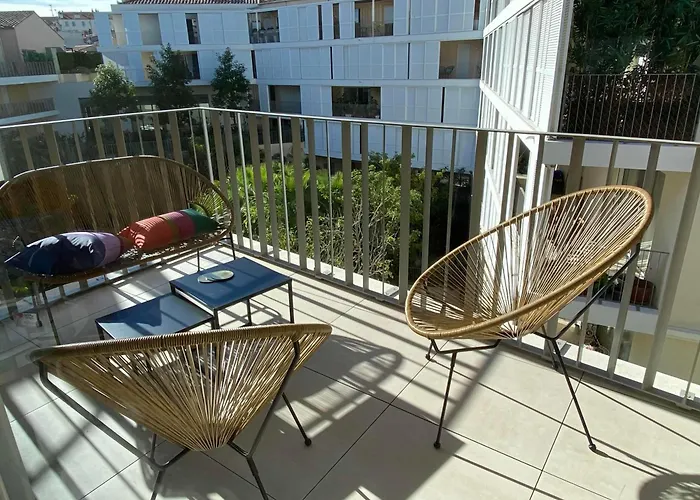 Fabulous Two-bedroom With Parking