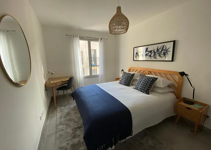 公寓 Fabulous Two-bedroom With Parking 昂蒂布