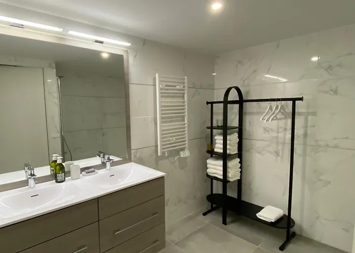 Lejlighed Fabulous Two-bedroom With Parking *